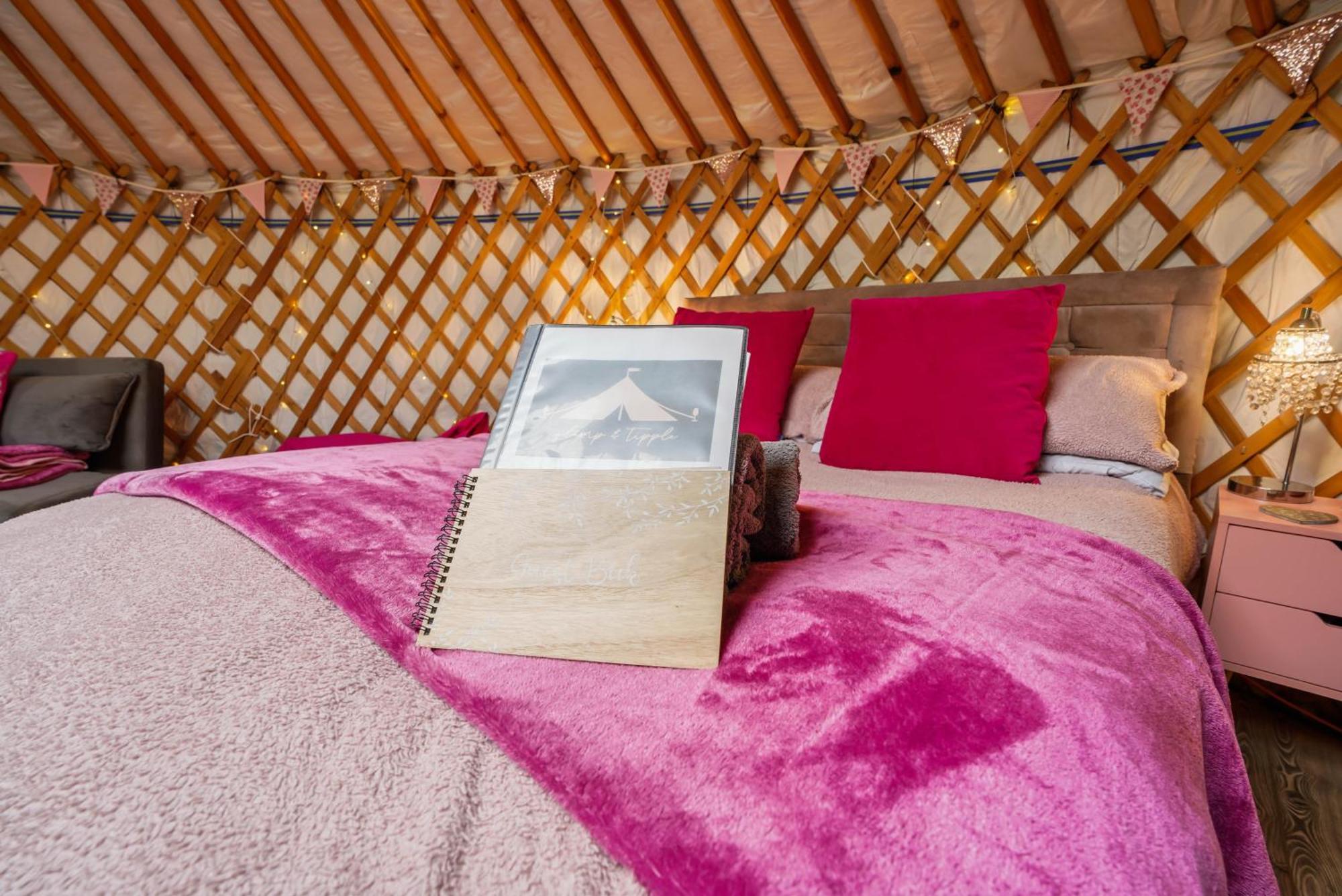 Отель Glamp And Tipple Ltd Great Ellingham Экстерьер фото