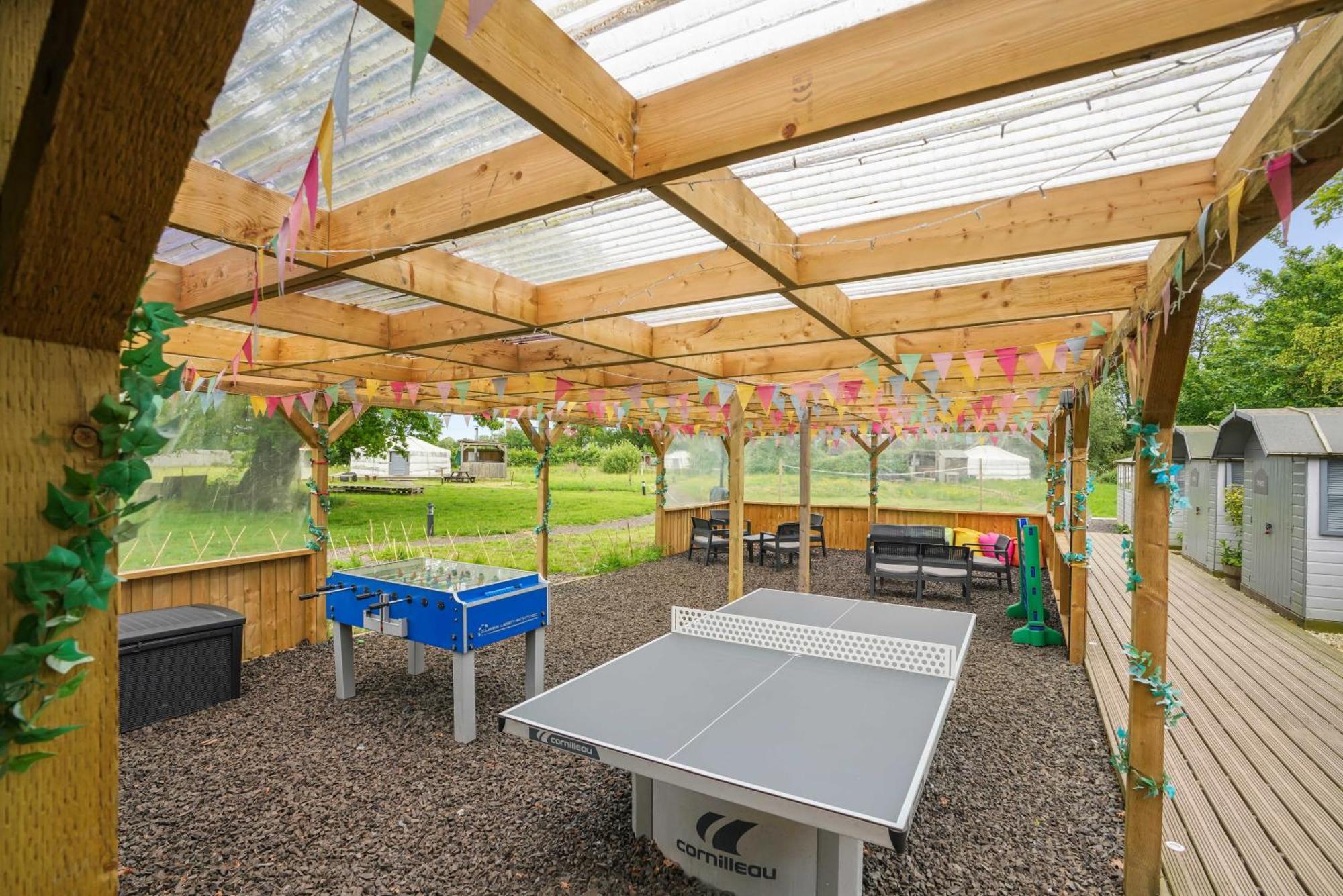 Отель Glamp And Tipple Ltd Great Ellingham Экстерьер фото